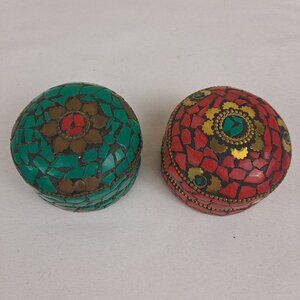 Trinket Boxes Set of 2 Red/Gold, Green/Gold Handmade Flat Stones Aluminum NWOT